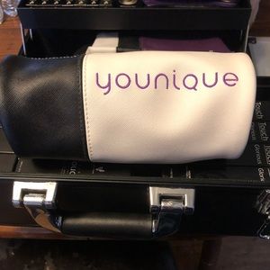 New makeup case Younique